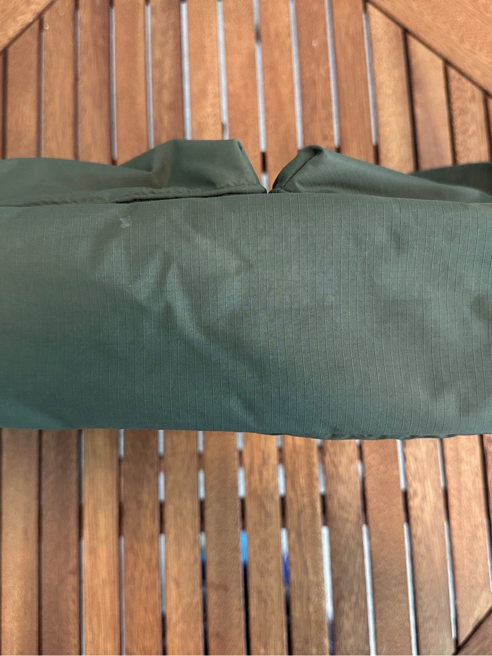 Uniqlo Multi Pocket Shoulder Bag in Olive - Picture 8 of 11